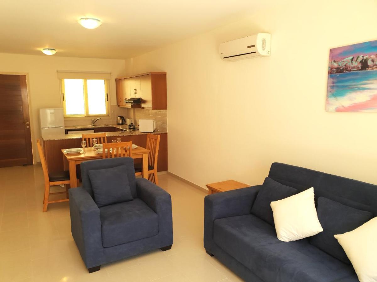 Ground Floor One Bedroom Apartment, Vanessa Complex Пея Екстериор снимка