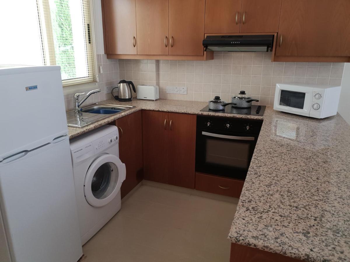 Ground Floor One Bedroom Apartment, Vanessa Complex Пея Екстериор снимка