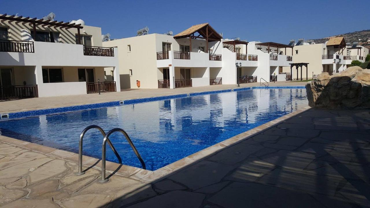 Ground Floor One Bedroom Apartment, Vanessa Complex Пея Екстериор снимка